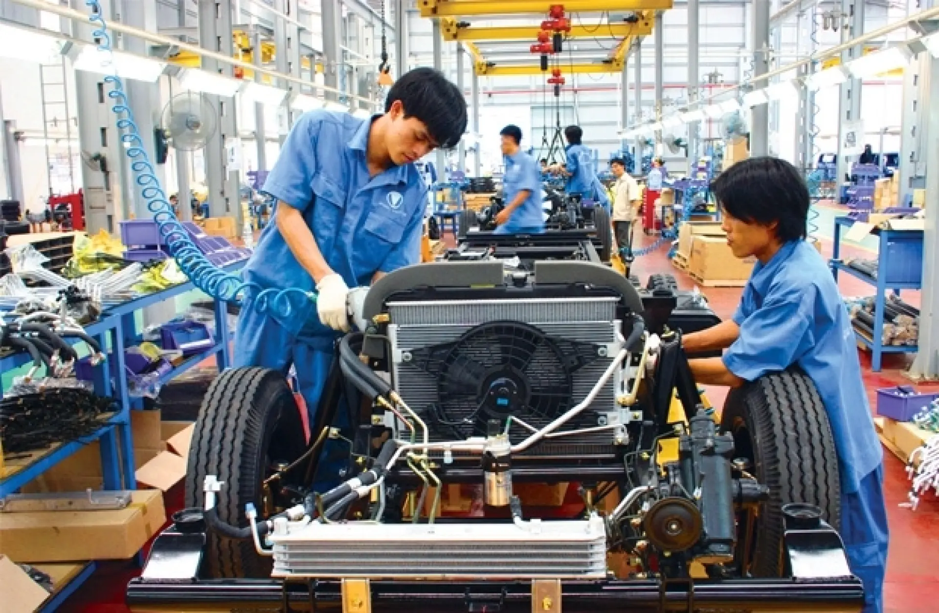 Tuyển 5 Nam sản xuất linh kiện ô tô điện cơ khí